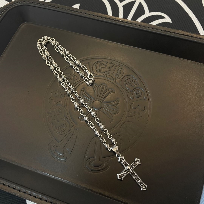 Ch**me He**ts necklaces